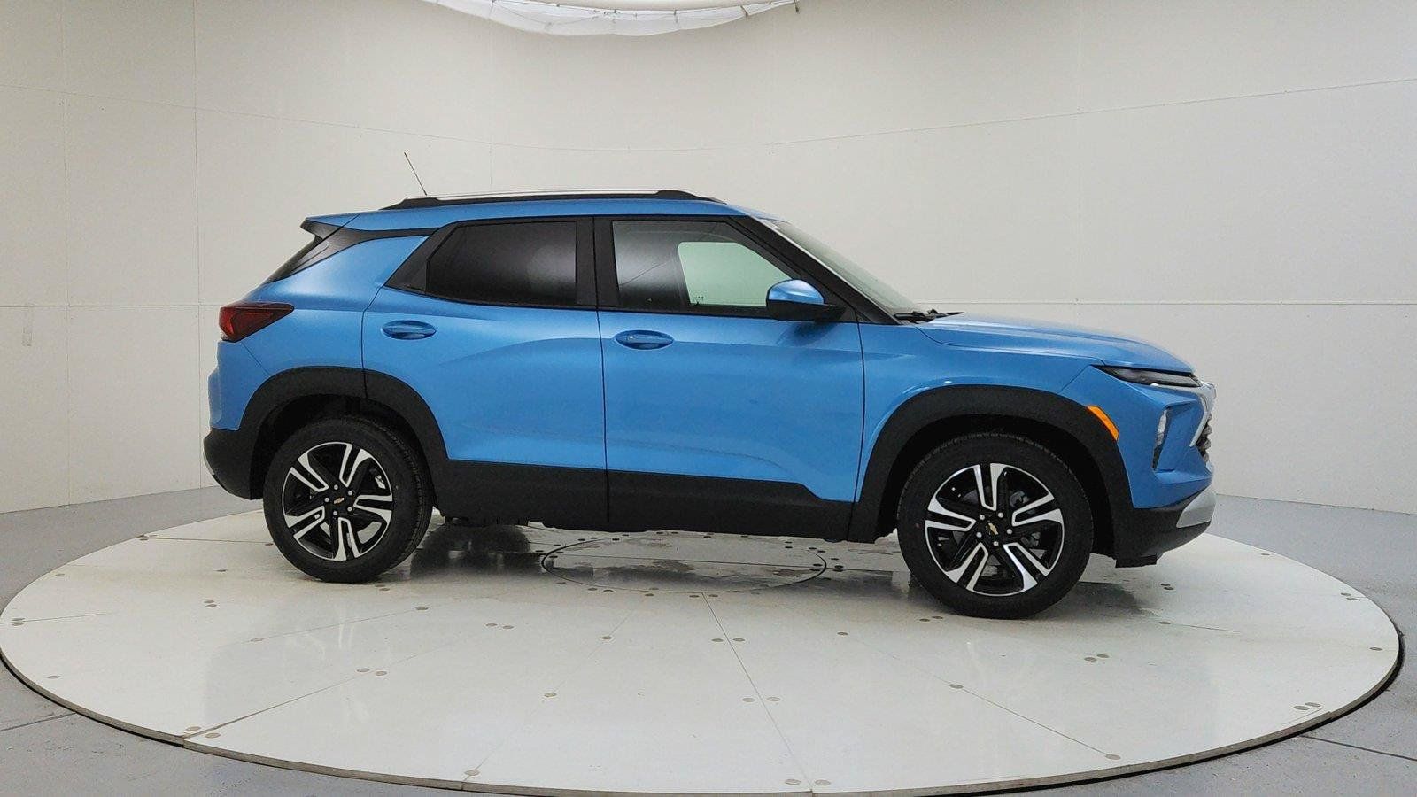 Used 2025 Chevrolet TrailBlazer LT FWD image 8
