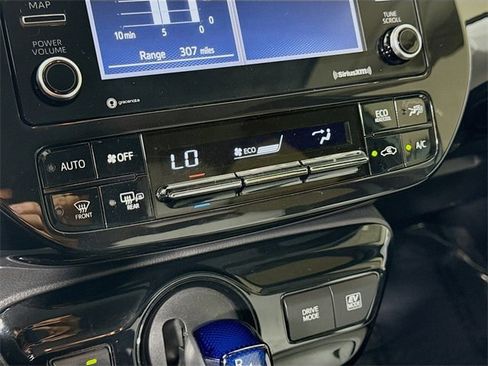 Certified 2022 Toyota Prius XLE image 15