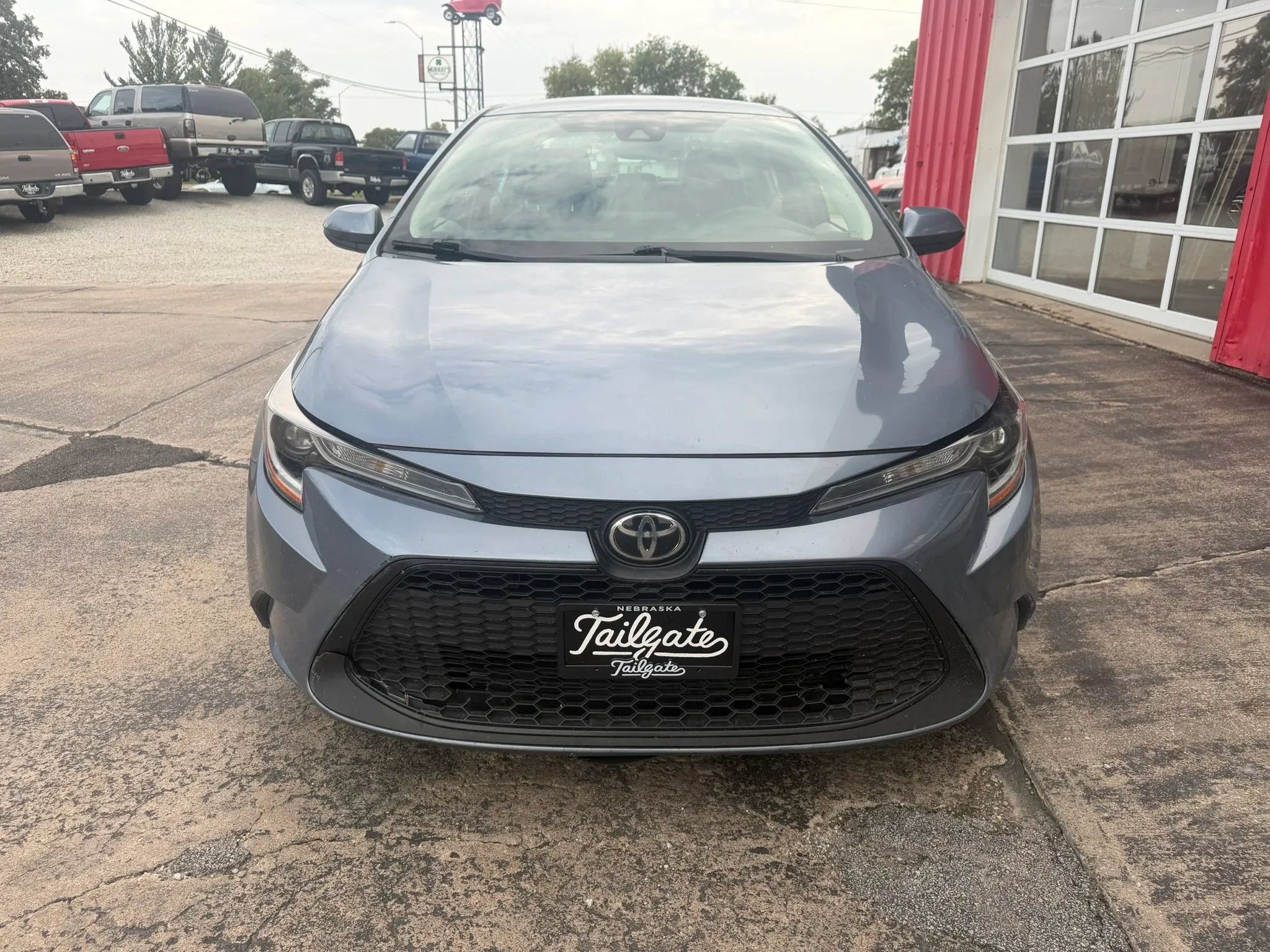 Used 2022 Toyota Corolla LE FWD image 3