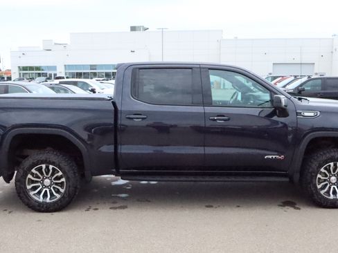 Used 2022 GMC Sierra 1500 AT4 w/ AT4 Premium Package AWD/4WD image 8
