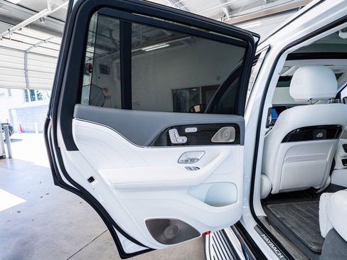 Used 2024 Mercedes-Benz Maybach GLS 600 4MATIC image 61