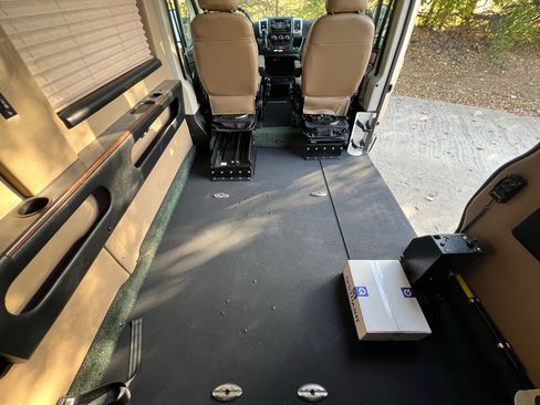 Used 2017 RAM ProMaster 2500 w/ Premium Appearance Group image 44