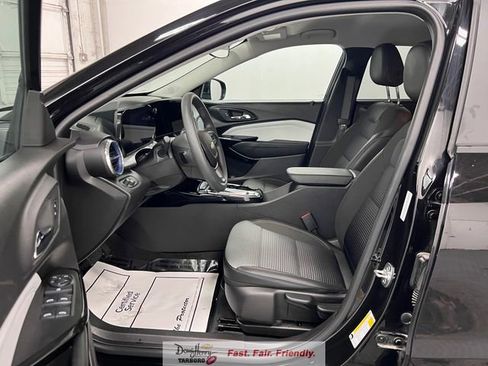 Used 2025 Chevrolet Trax LT image 29
