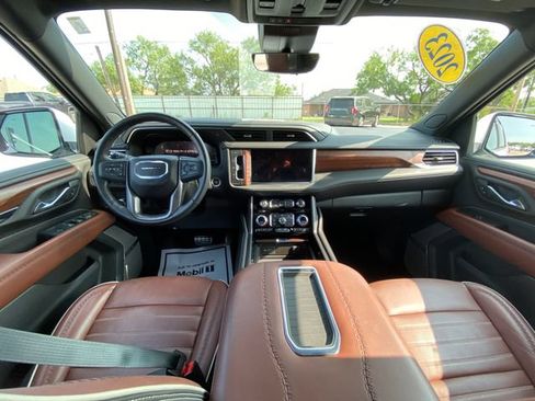 Used 2023 GMC Yukon Denali Ultimate AWD/4WD image 15