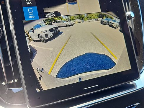 New 2026 Volvo XC90 B6 Plus w/ Protection Package Premier AWD/4WD image 7