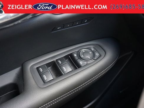 Used 2024 Cadillac XT6 Premium Luxury w/ LPO, Floor Liner Package AWD/4WD image 31
