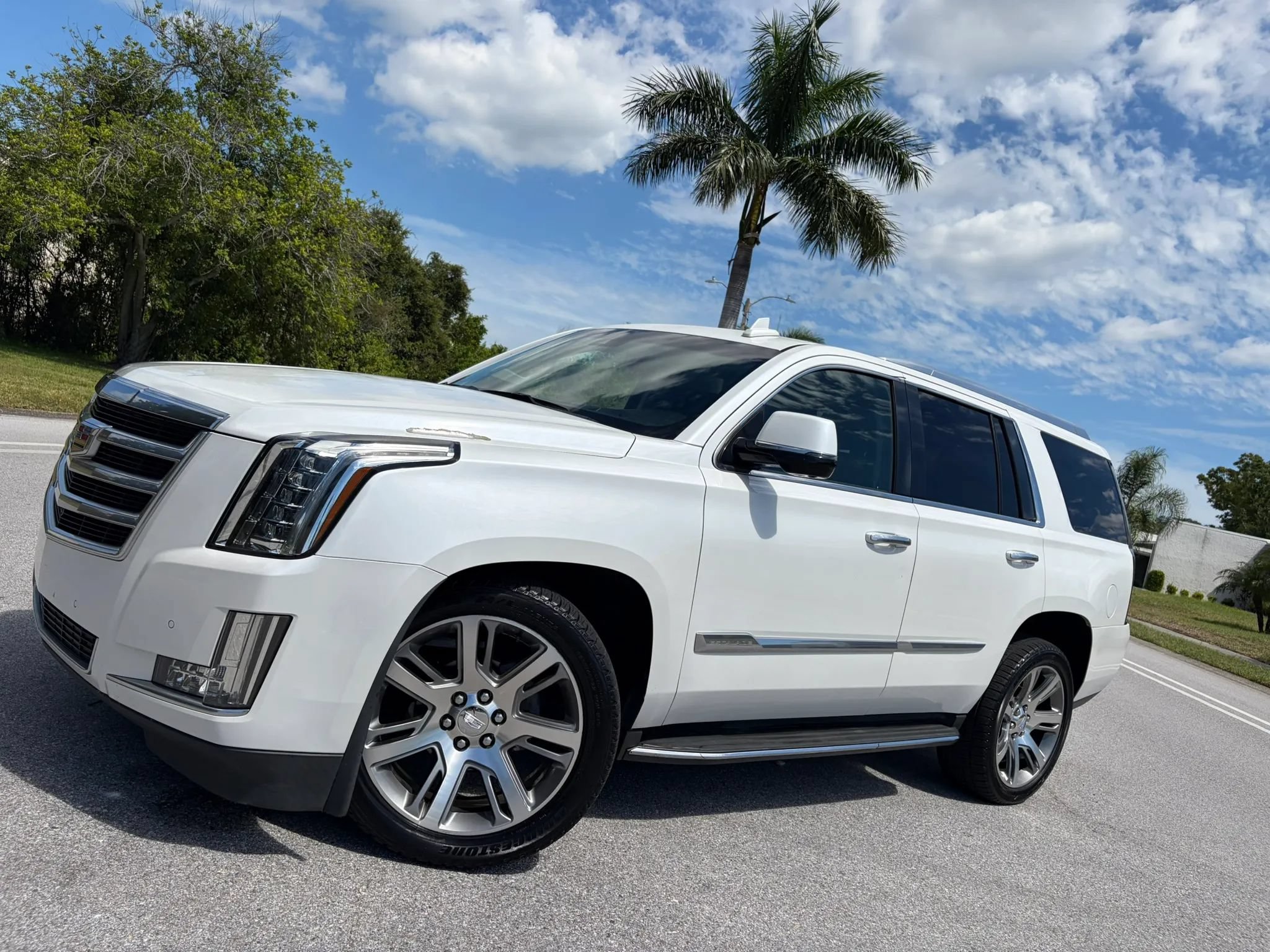Used 2016 Cadillac Escalade Luxury RWD image 60