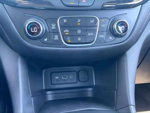 Used 2023 Chevrolet Equinox RS FWD image 34