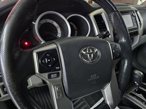 Used 2015 Toyota Tacoma 4x4 Double Cab w/ TRD Off-Road Package image 25