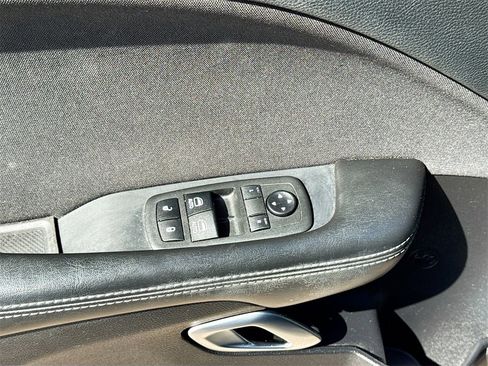 Used 2019 Dodge Challenger SXT image 17