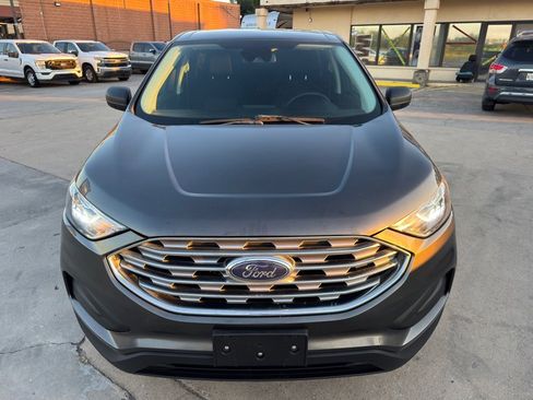 Used 2020 Ford Edge SE image 5