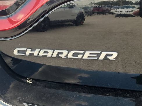 Used 2022 Dodge Charger SXT RWD image 9