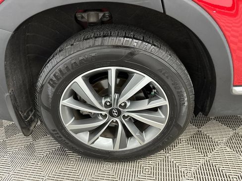 Used 2020 Hyundai Santa Fe SEL w/ Convenience Package FWD image 18