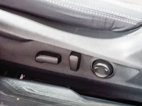 Used 2020 Subaru Outback Premium image 15