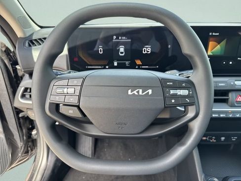 New 2026 Kia K4 FWD image 27