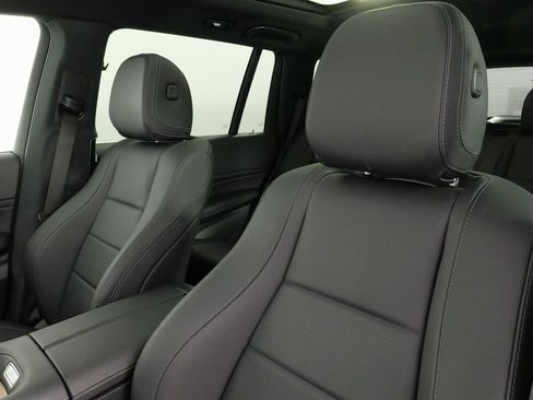 Used 2024 Mercedes-Benz GLS 450 4MATIC w/ AMG Line Exterior image 32