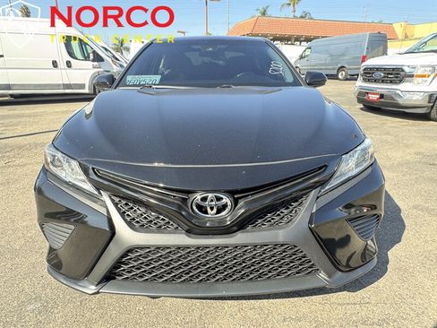 Used 2020 Toyota Camry SE image 3