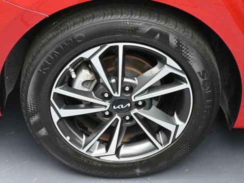 Used 2024 Kia Forte LXS FWD image 5