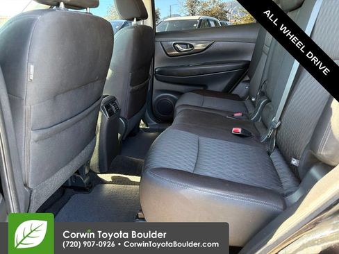 Used 2017 Nissan Rogue SV AWD/4WD image 19