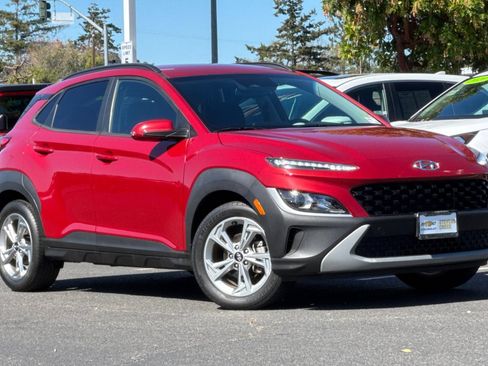 Used 2022 Hyundai Kona SEL FWD image 2