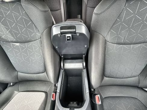 Used 2025 Toyota RAV4 XLE AWD/4WD image 20