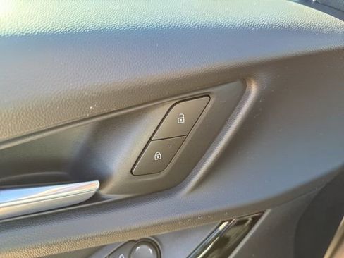 New 2026 Chevrolet Equinox LT w/ Convenience Package II FWD image 11