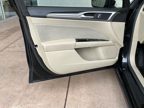 Used 2015 Ford Fusion SE image 14