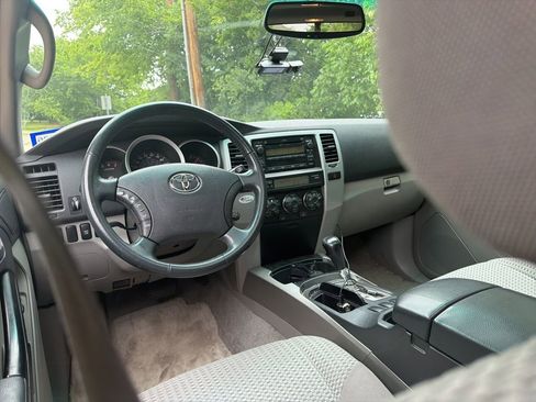 Used 2006 Toyota 4Runner SR5 image 19