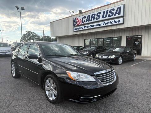 Used 2013 Chrysler 200 Touring FWD image 1