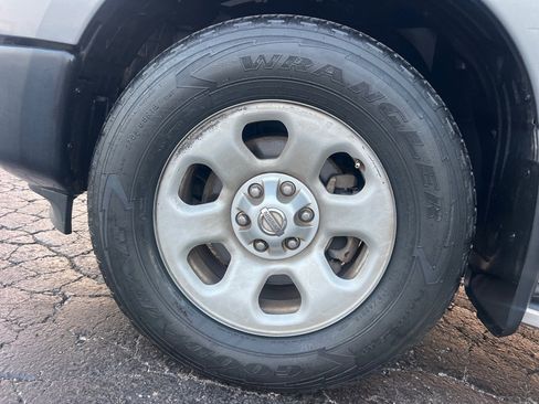 Used 2017 Nissan Titan S image 22