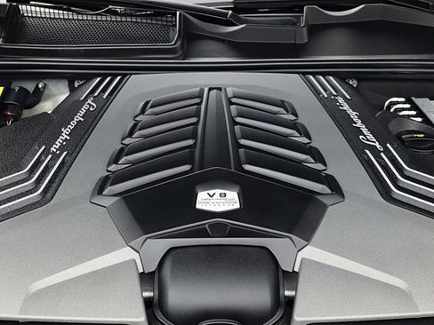 Used 2020 Lamborghini Urus image 25