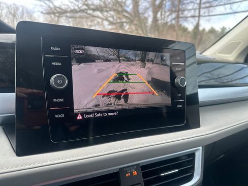 New 2026 Volkswagen Taos SE image 10