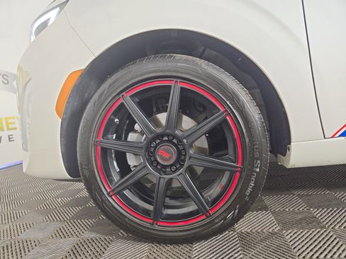 Used 2024 Kia Soul GT-Line w/ GT-Line Technology Package image 35