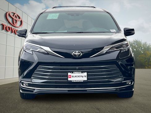 Certified 2026 Toyota Sienna Platinum AWD/4WD image 8