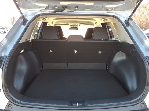 Used 2023 Toyota Corolla Cross LE image 23