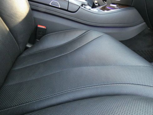 Used 2015 Mercedes-Benz S 550 Sedan image 26