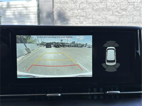 Used 2022 Kia Carnival EX FWD image 25