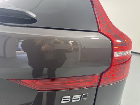 Used 2024 Volvo XC60 B5 Plus w/ Climate Package AWD/4WD image 16