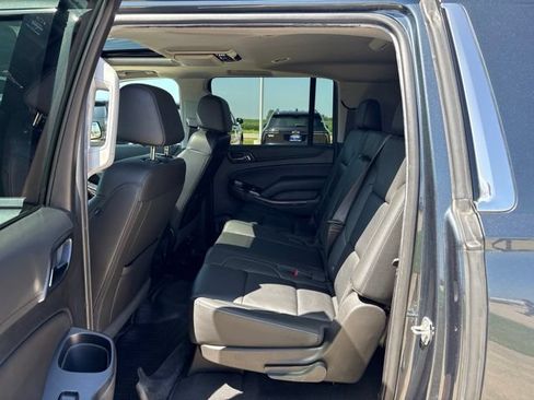 Used 2019 Chevrolet Suburban LT AWD/4WD image 13