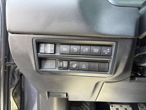 Used 2025 Toyota Sequoia 4WD image 21