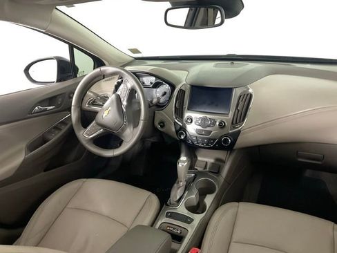 Used 2017 Chevrolet Cruze Premier image 32