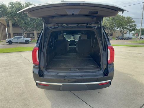 Used 2024 GMC Yukon XL SLT RWD image 6