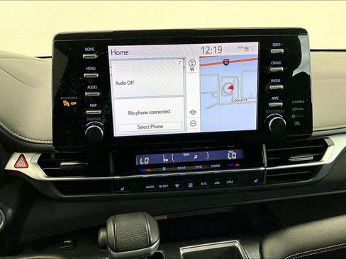 Used 2022 Toyota Sienna XLE Woodland Edition AWD/4WD image 6