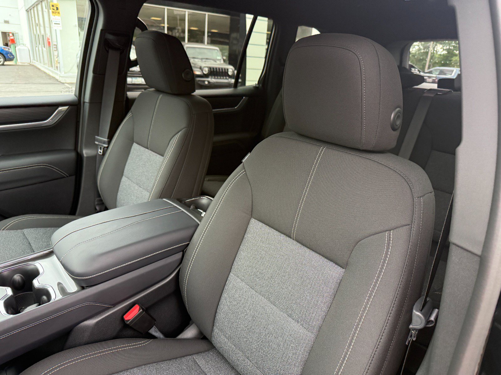 New 2027 GMC Acadia Elevation w/ Black Edition AWD/4WD image 14