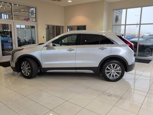 Used 2019 Cadillac XT4 Premium Luxury w/ Technology Package image 2