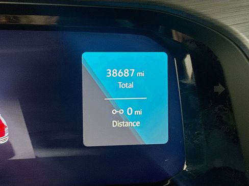 Used 2025 Volkswagen Atlas Cross Sport SE image 17