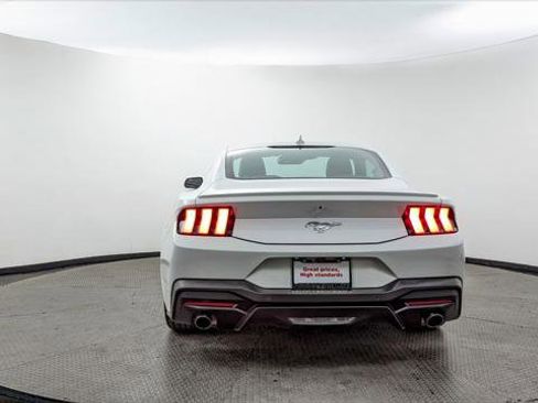 Used 2024 Ford Mustang Premium image 6