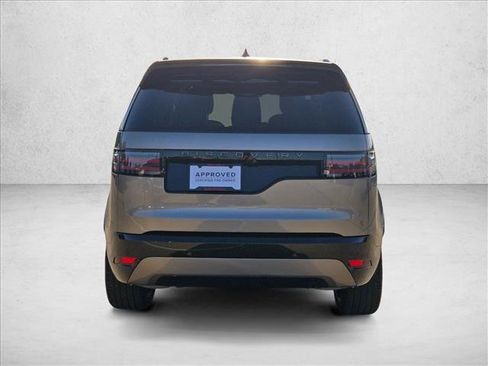 Used 2025 Land Rover Discovery Dynamic SE AWD/4WD image 7
