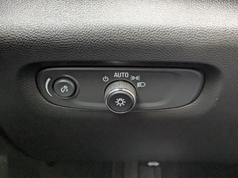 Used 2023 Chevrolet Traverse High Country image 18