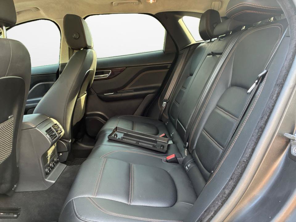 Used 2019 Jaguar F-PACE Prestige AWD/4WD image 13